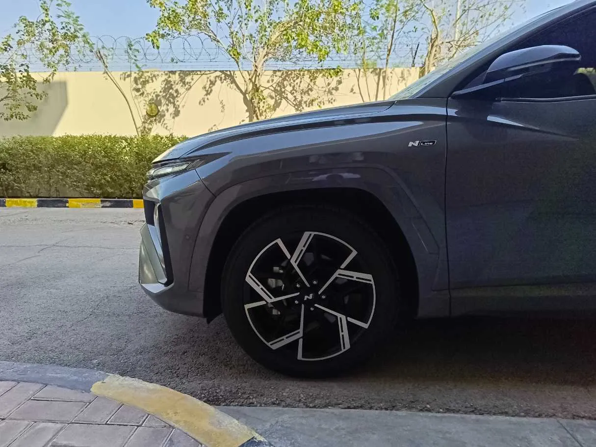Car image 9