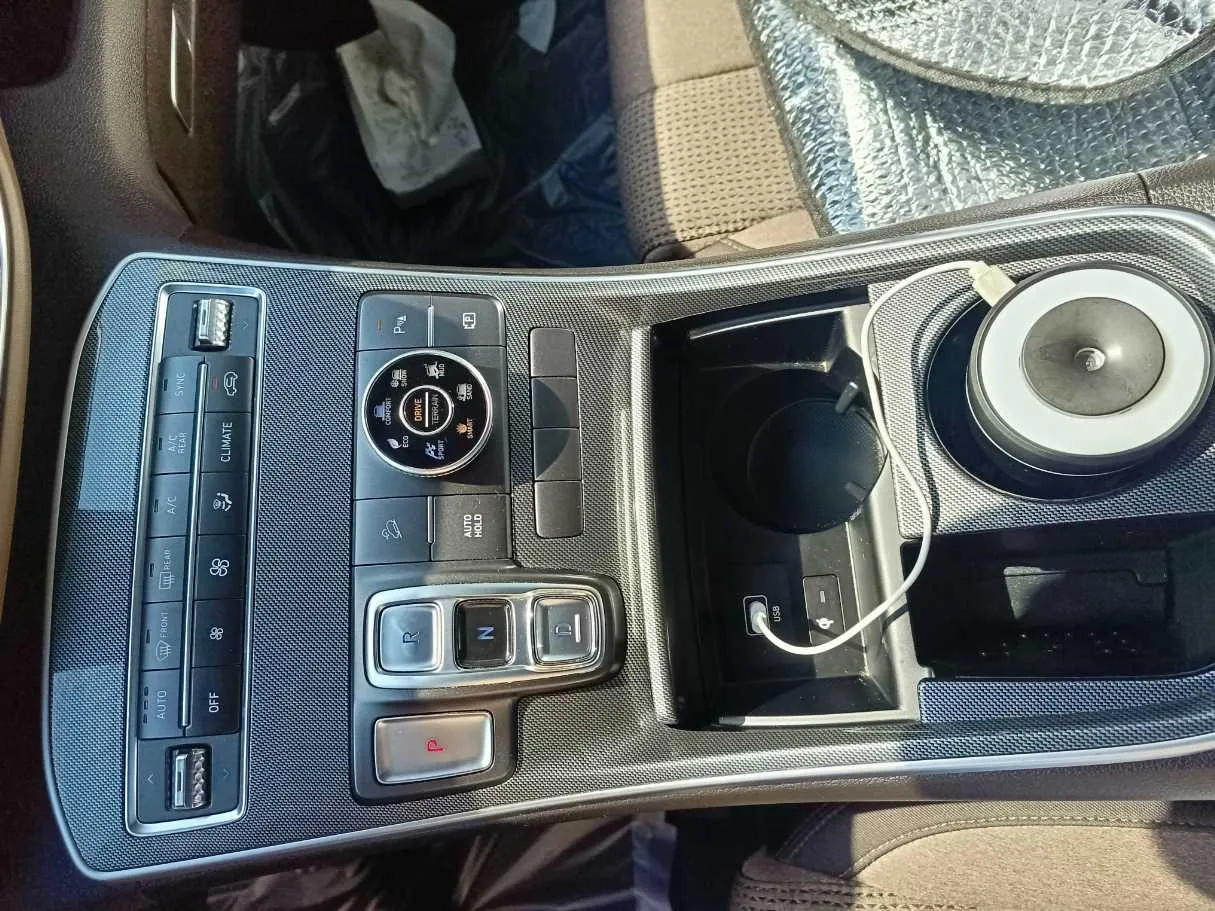 Car image 22