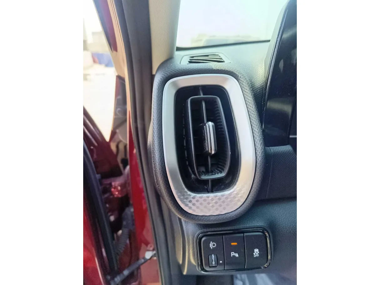 Car image 28