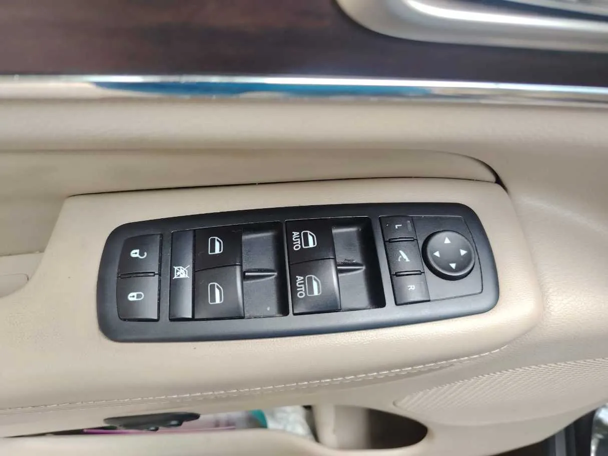 Car image 42