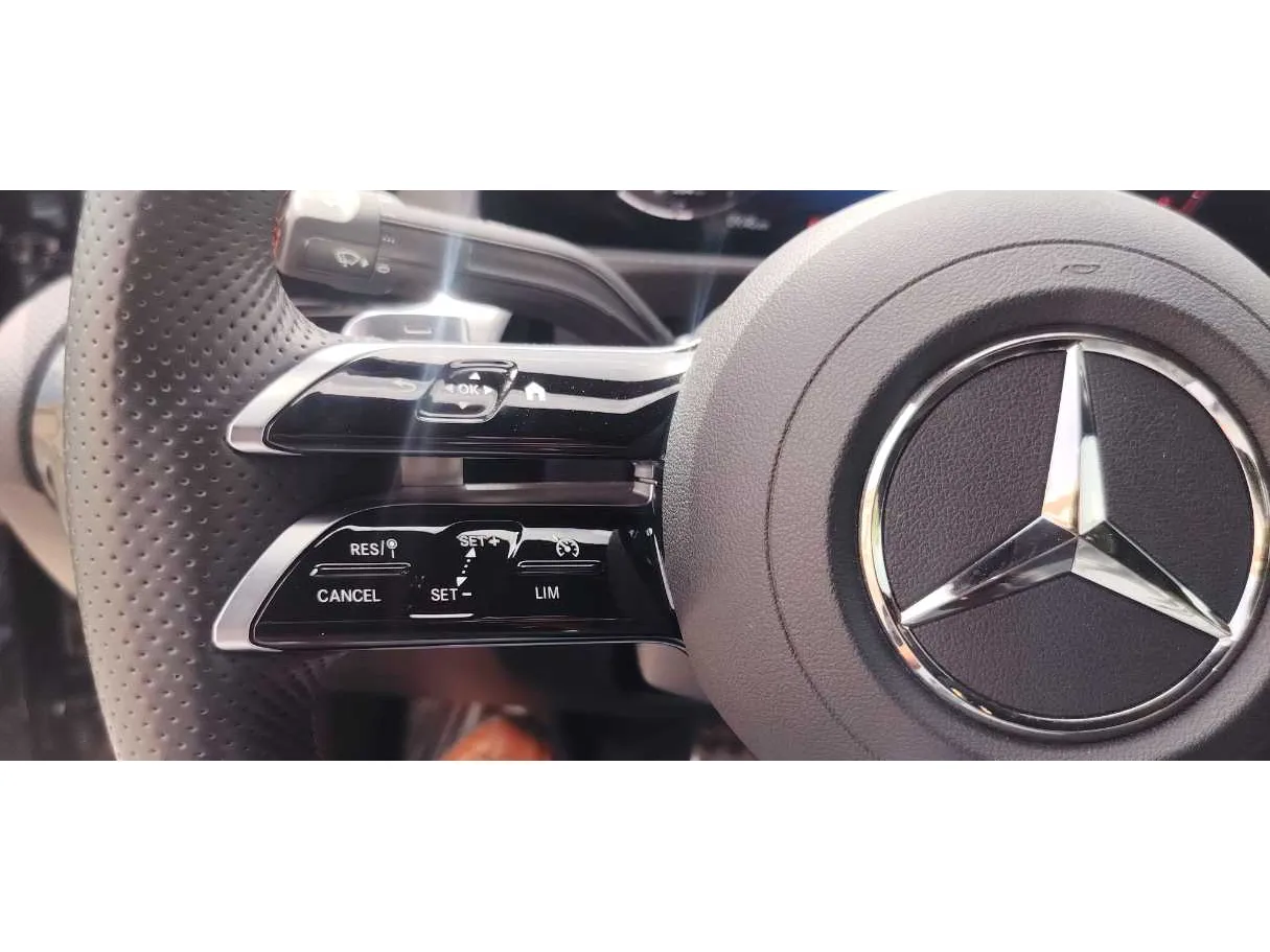 Car image 34