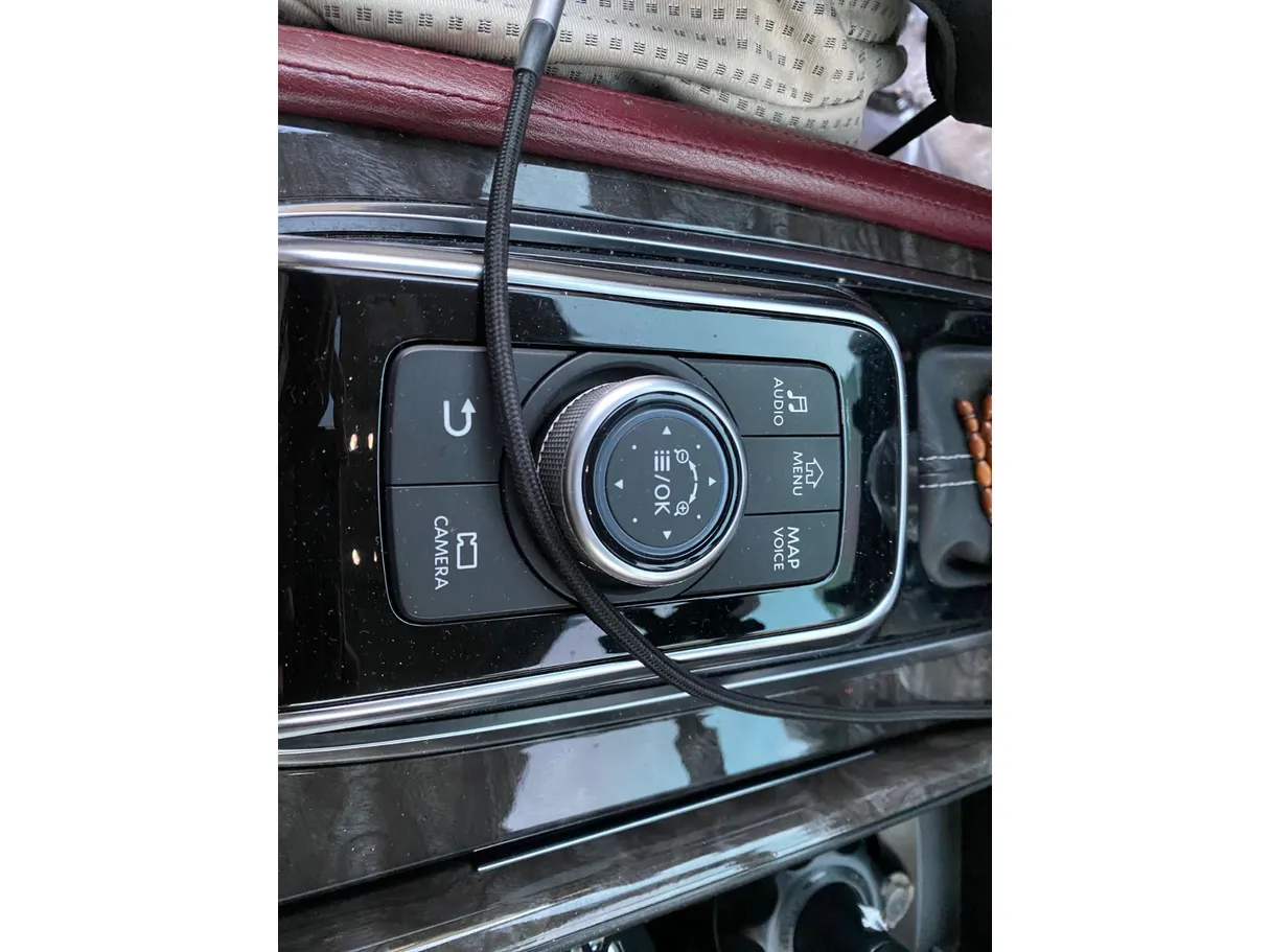 Car image 23