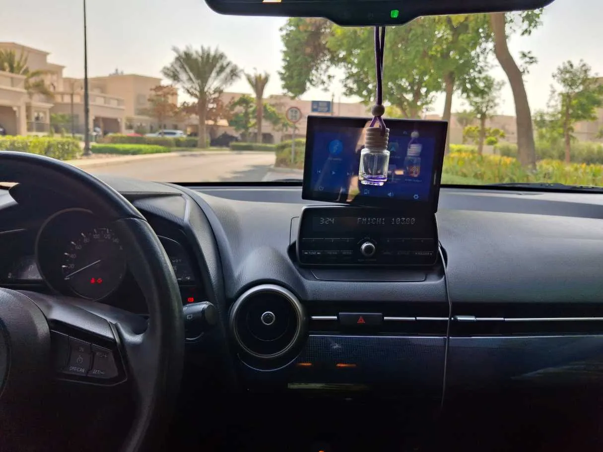 Car image 15