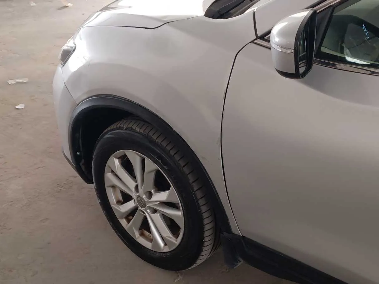 Car image 9