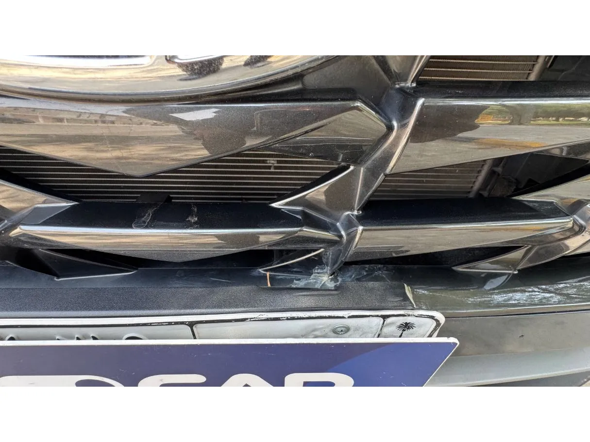 Car image 27