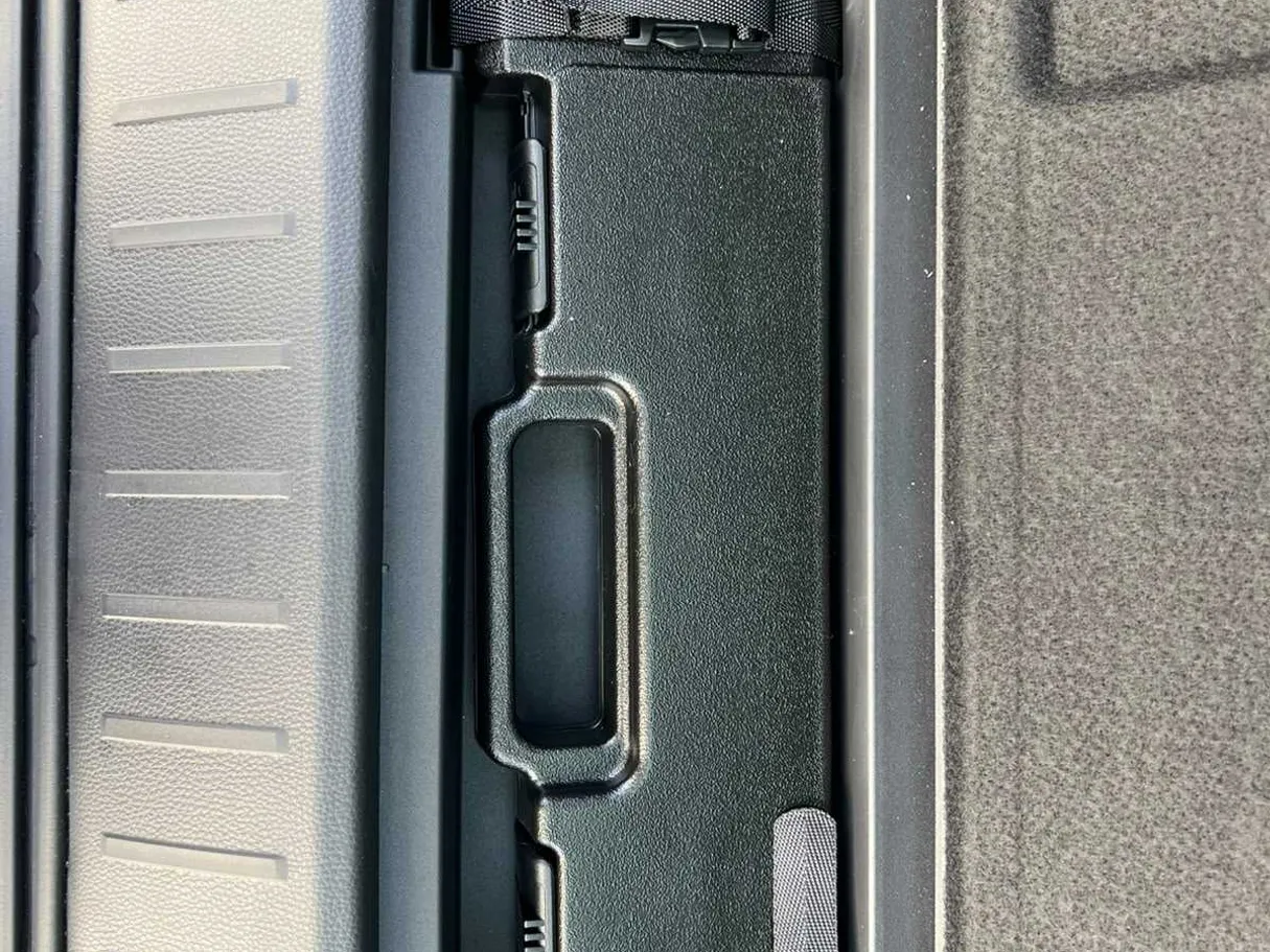 Car image 39