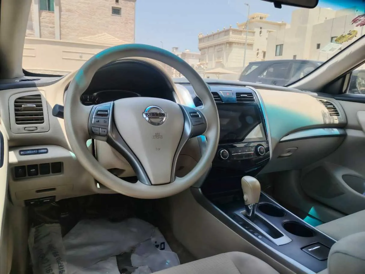 Car image 25
