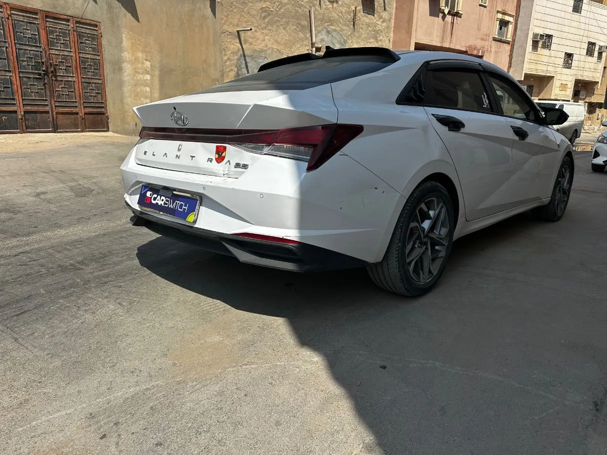 Car image 5