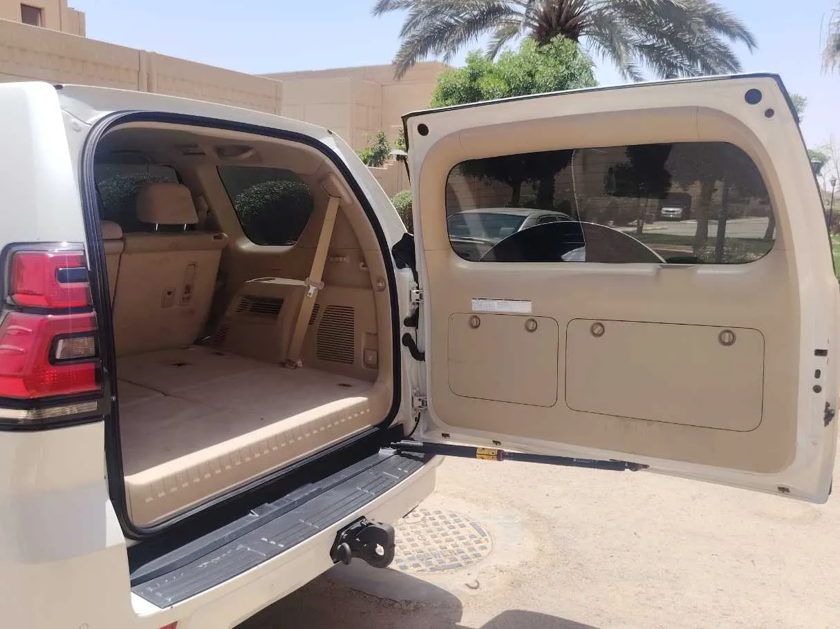 Car image 22