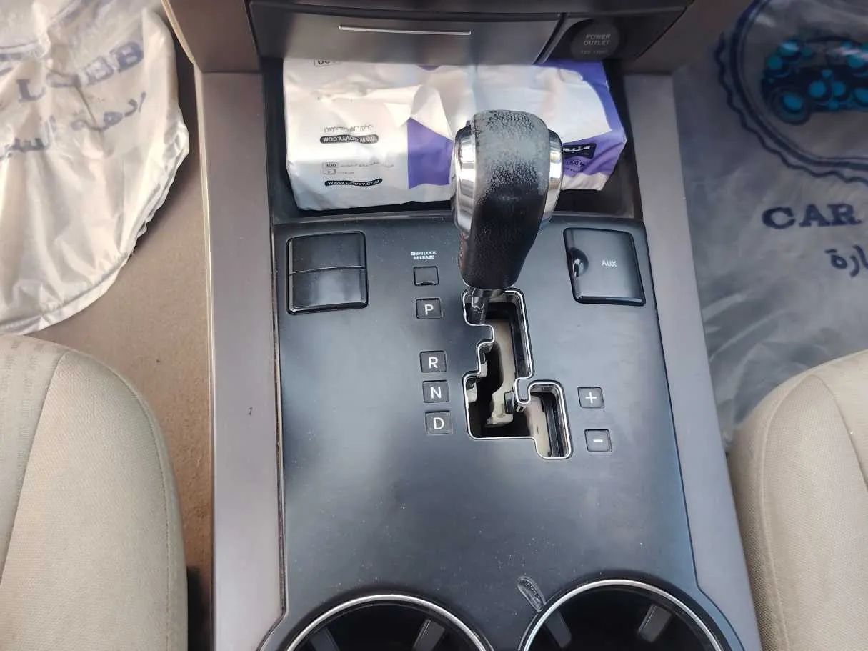 Car image 18