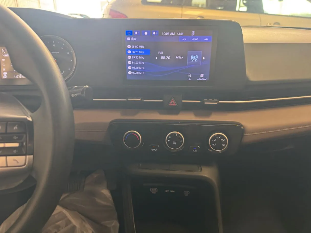 Car image 12
