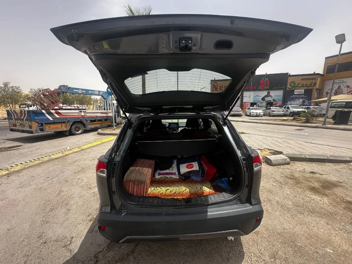 Car image 21