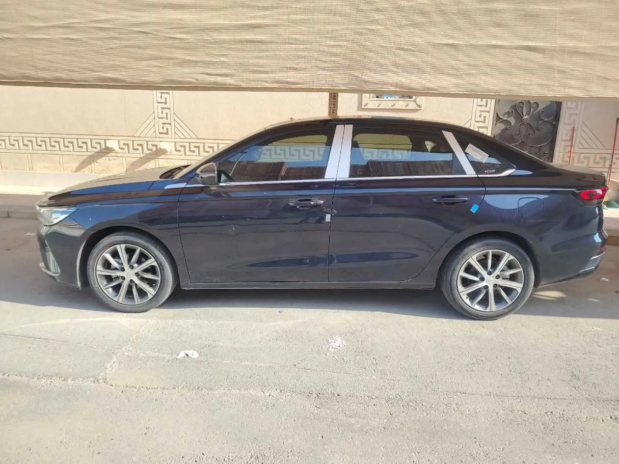 Car image 8