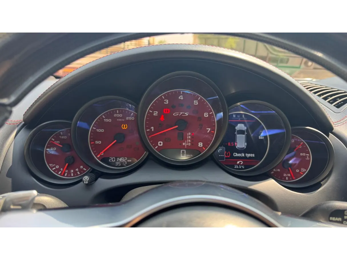 Car image 22