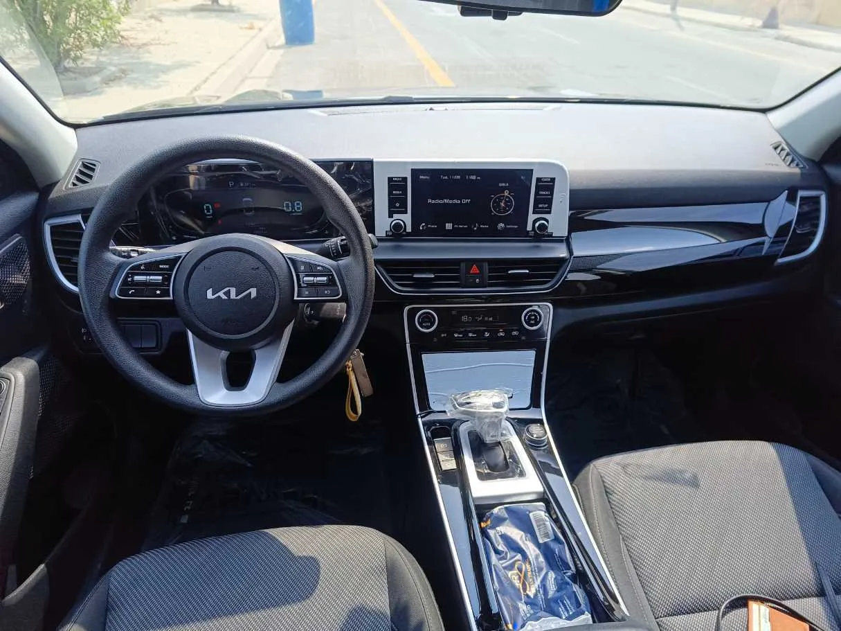 Car image 20