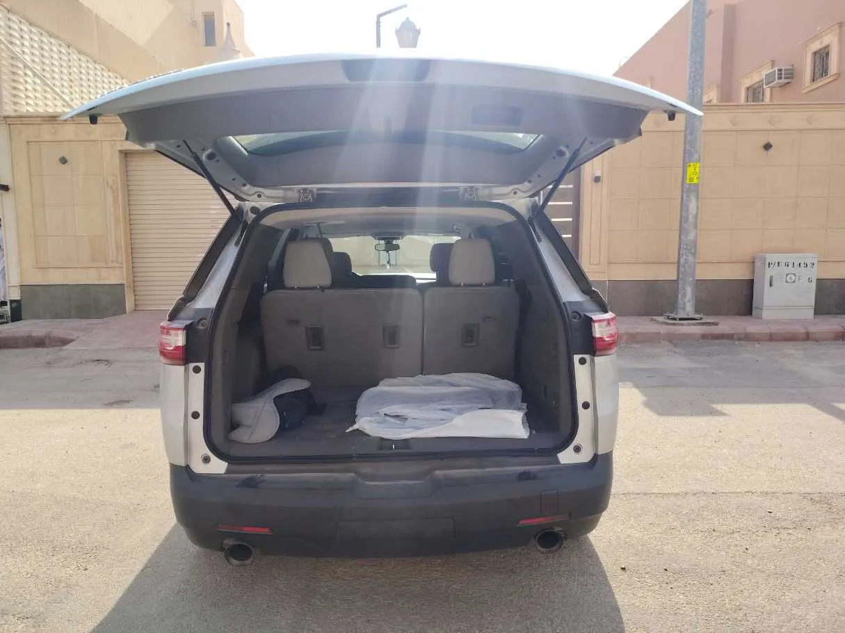 Car image 27