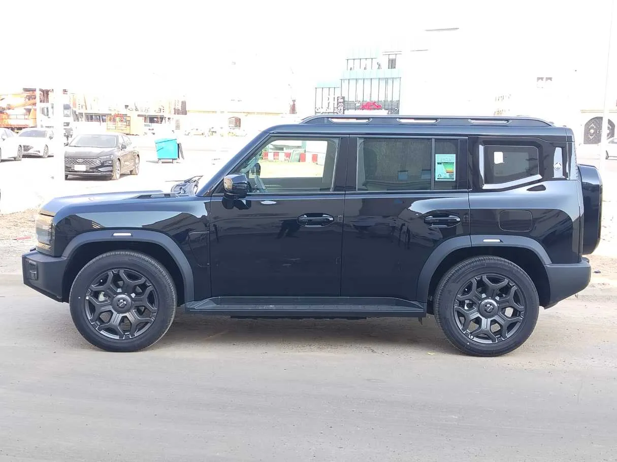 Car image 8