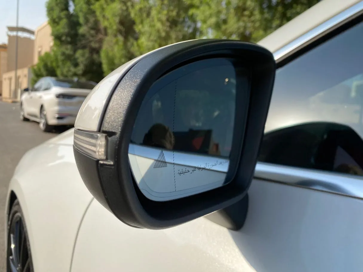 Car image 22