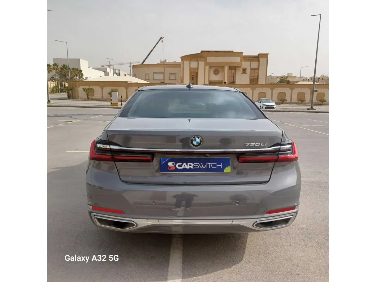 Car image 6