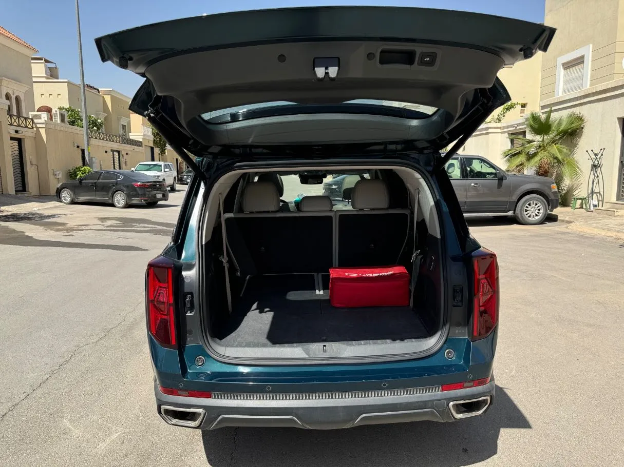 Car image 21