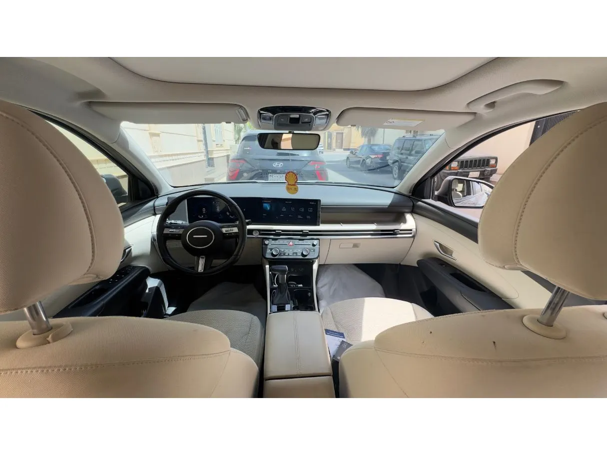 Car image 15