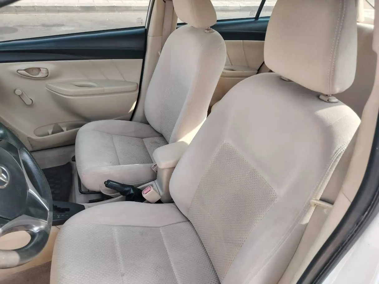 Car image 17