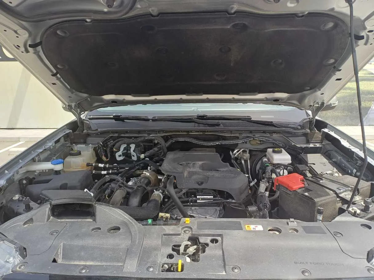 Car image 24