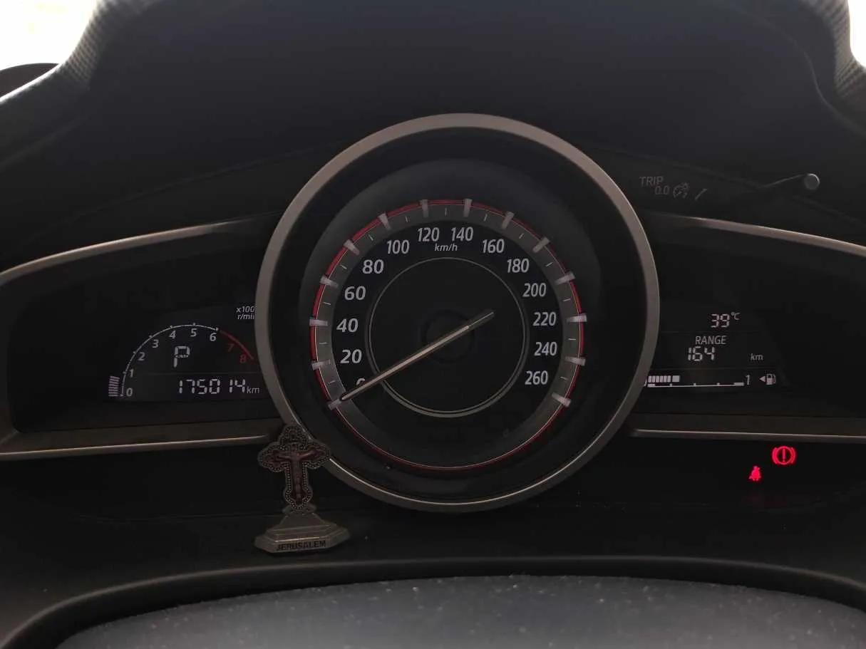 Car image 16
