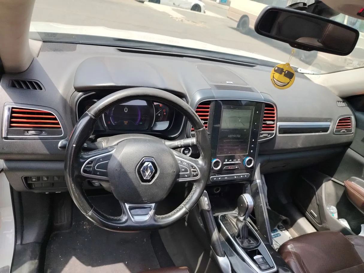 Car image 13