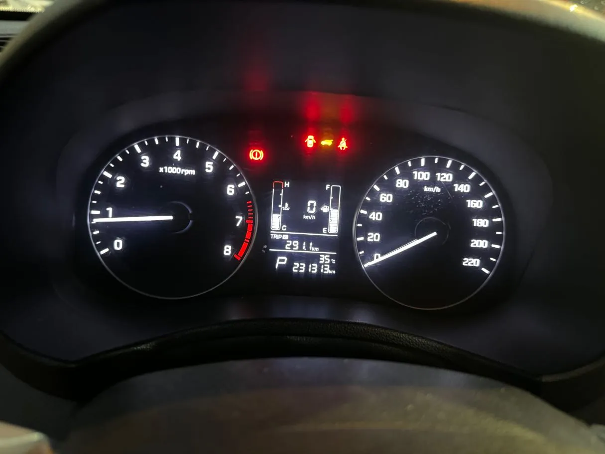 Car image 17