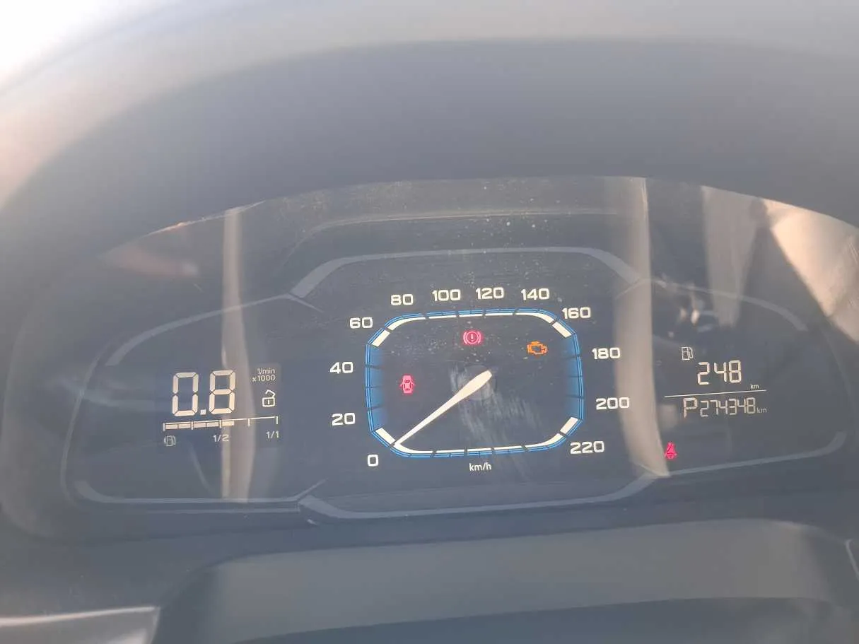 Car image 18