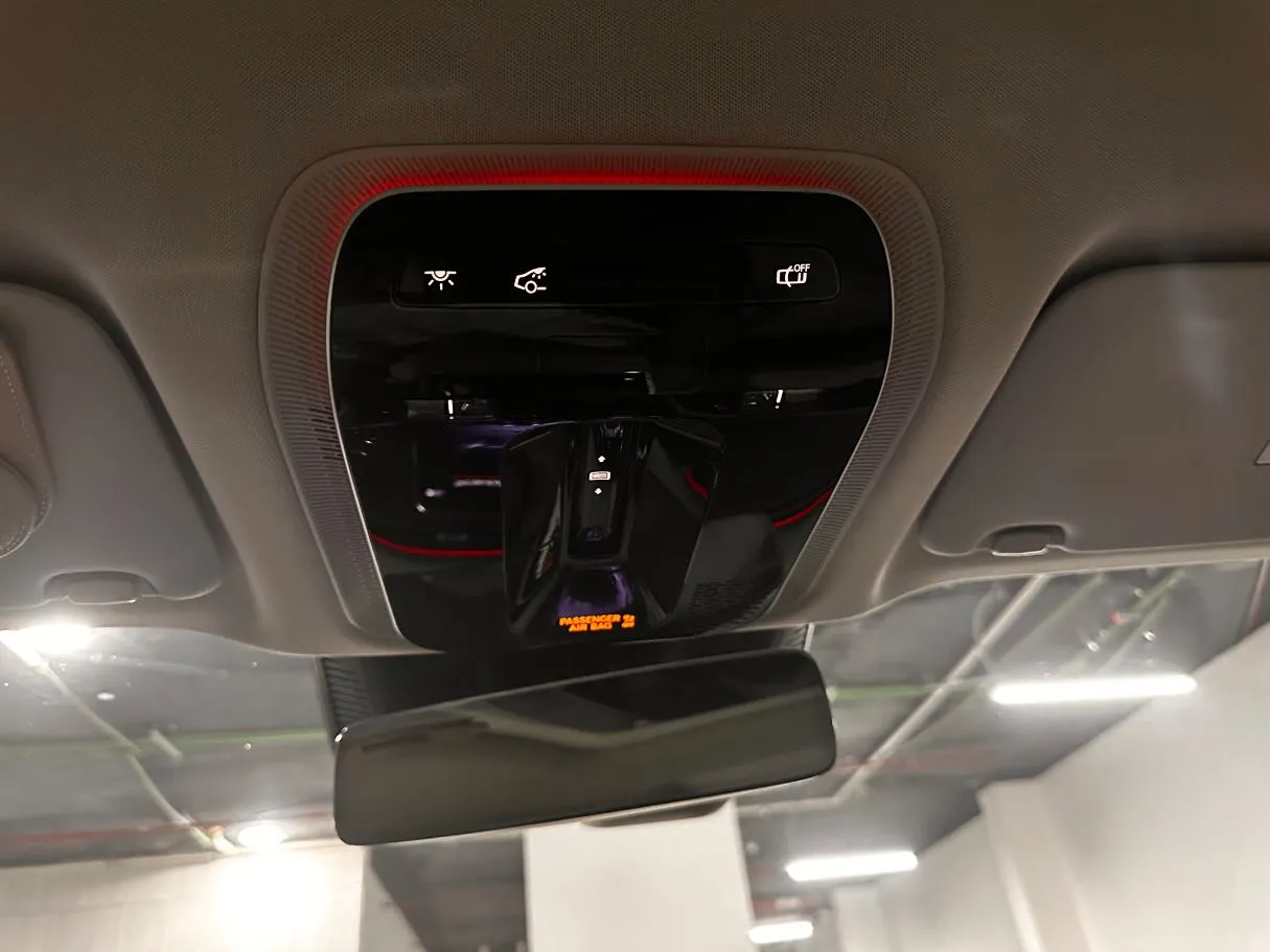 Car image 21