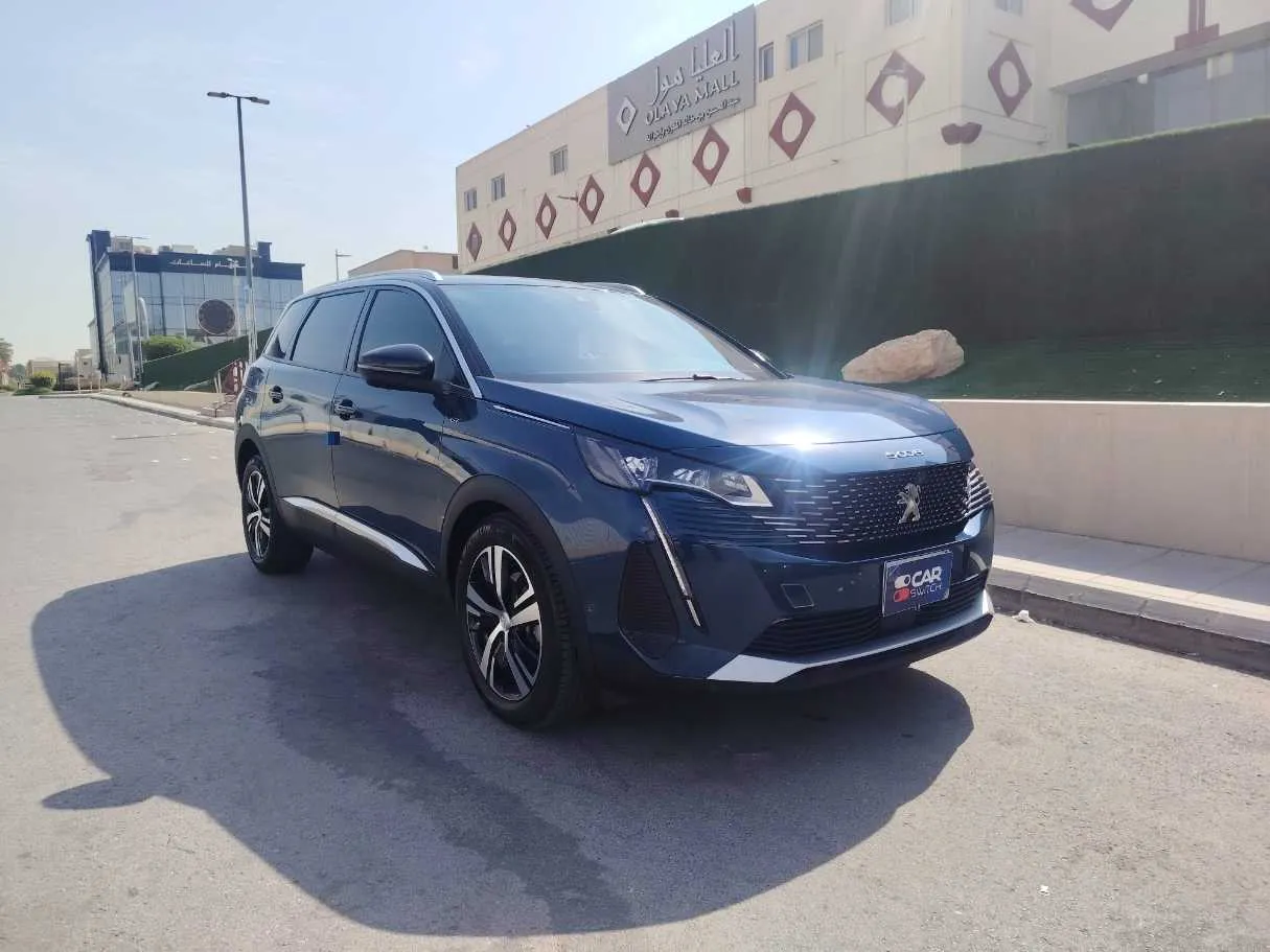 Car image 3