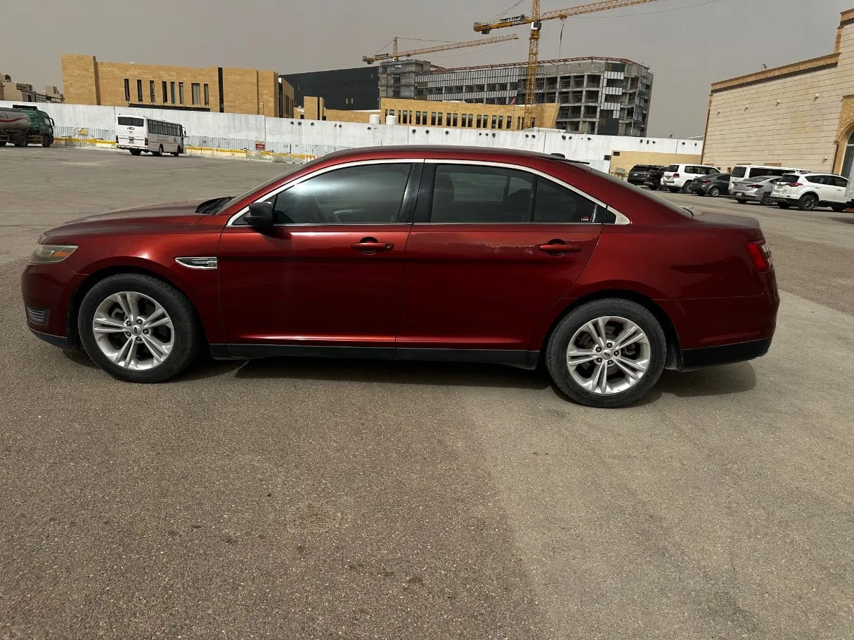 Car image 8