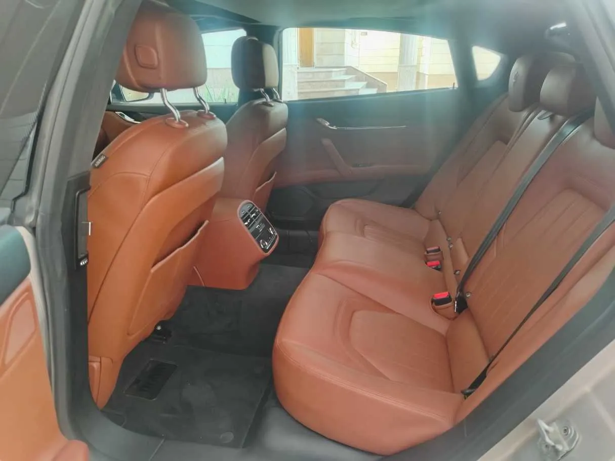 Car image 17