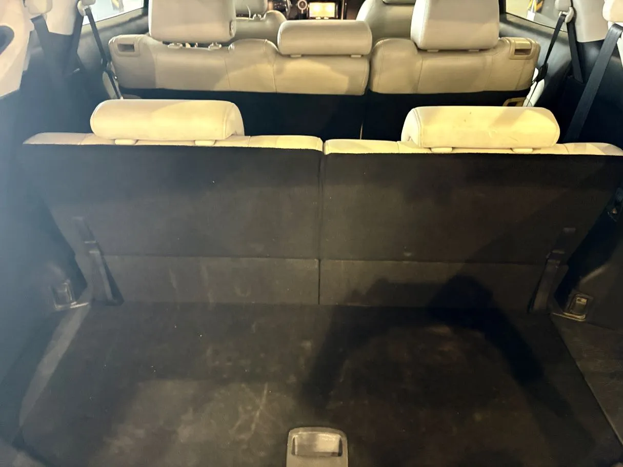Car image 28