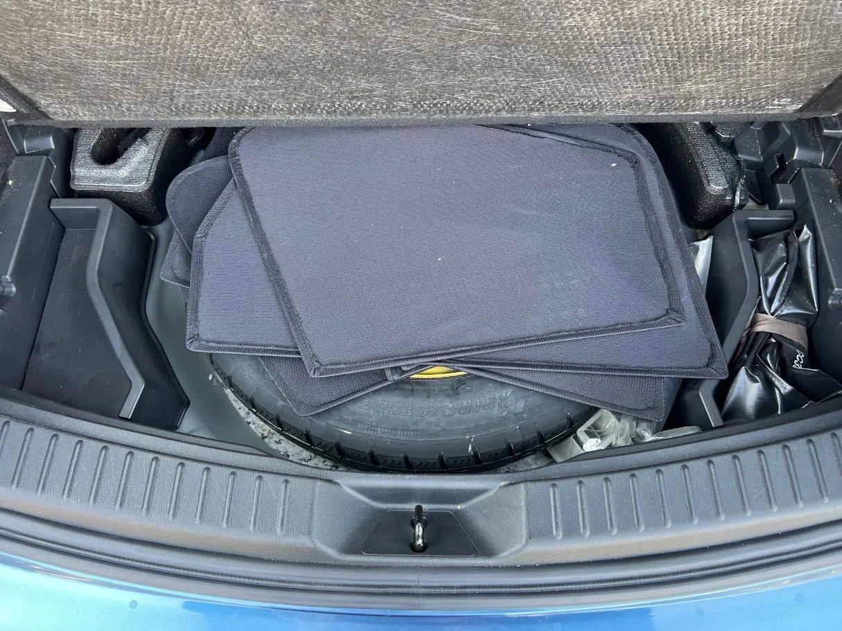 Car image 22