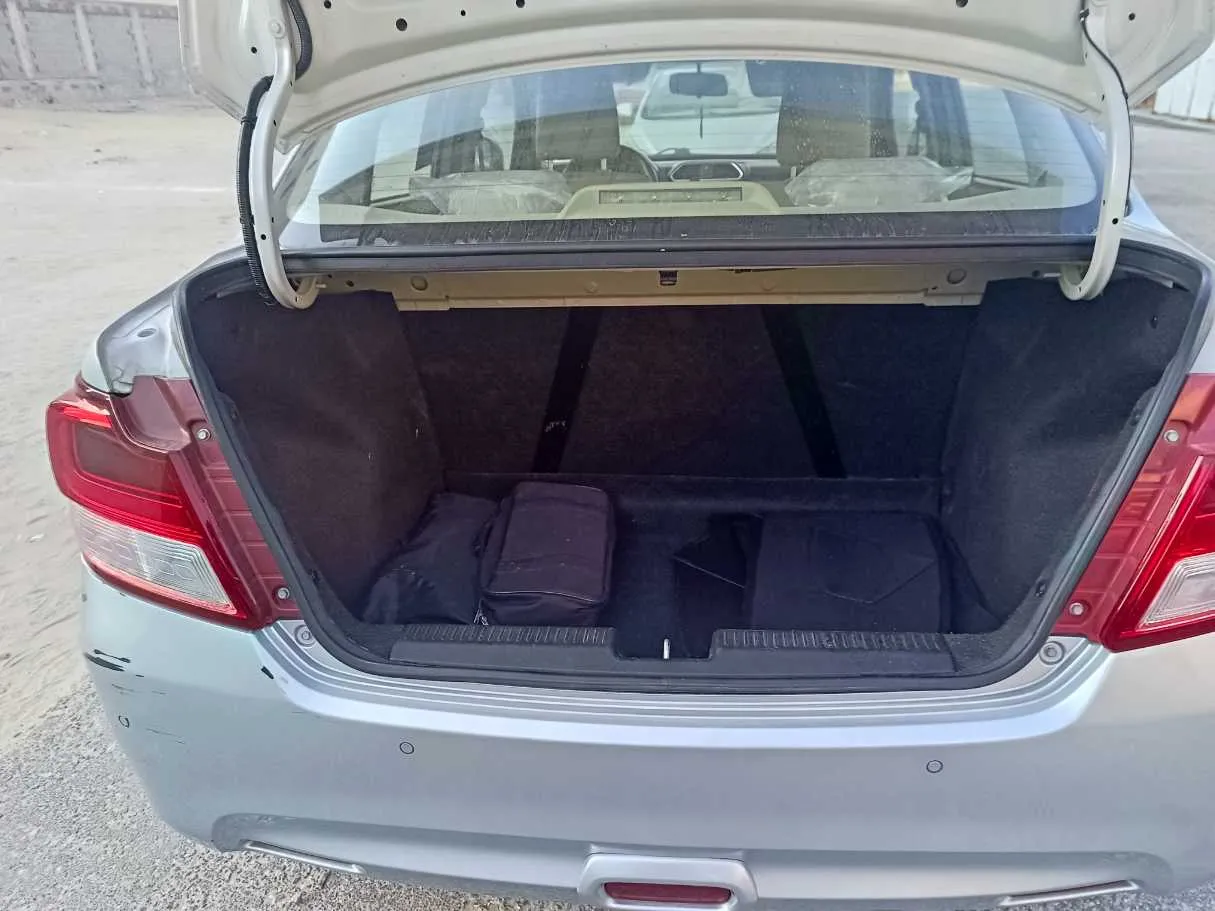 Car image 25