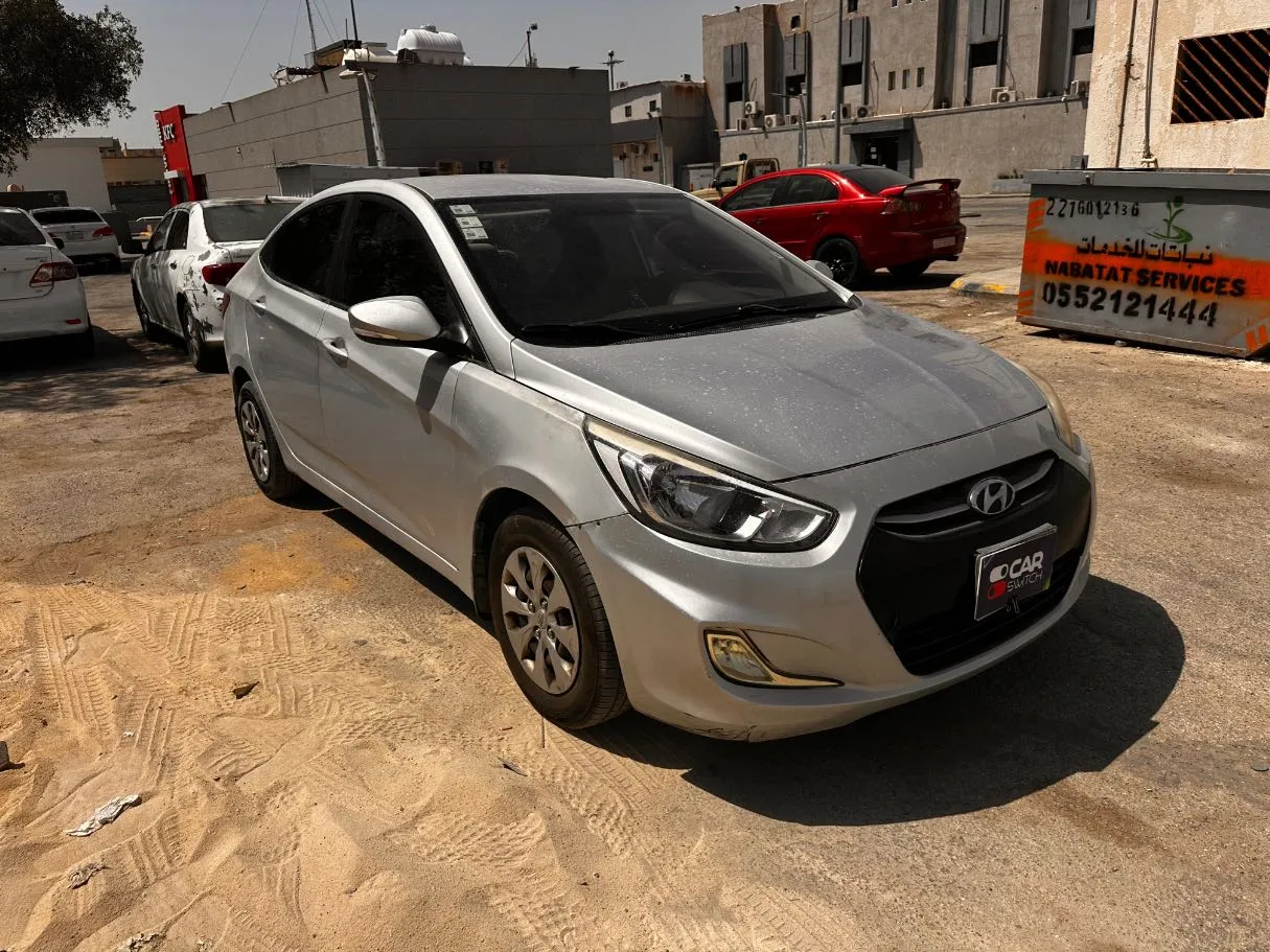 Car image 3