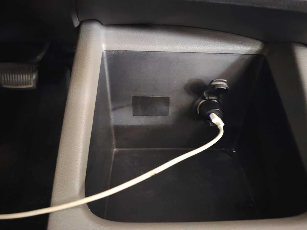 Car image 25
