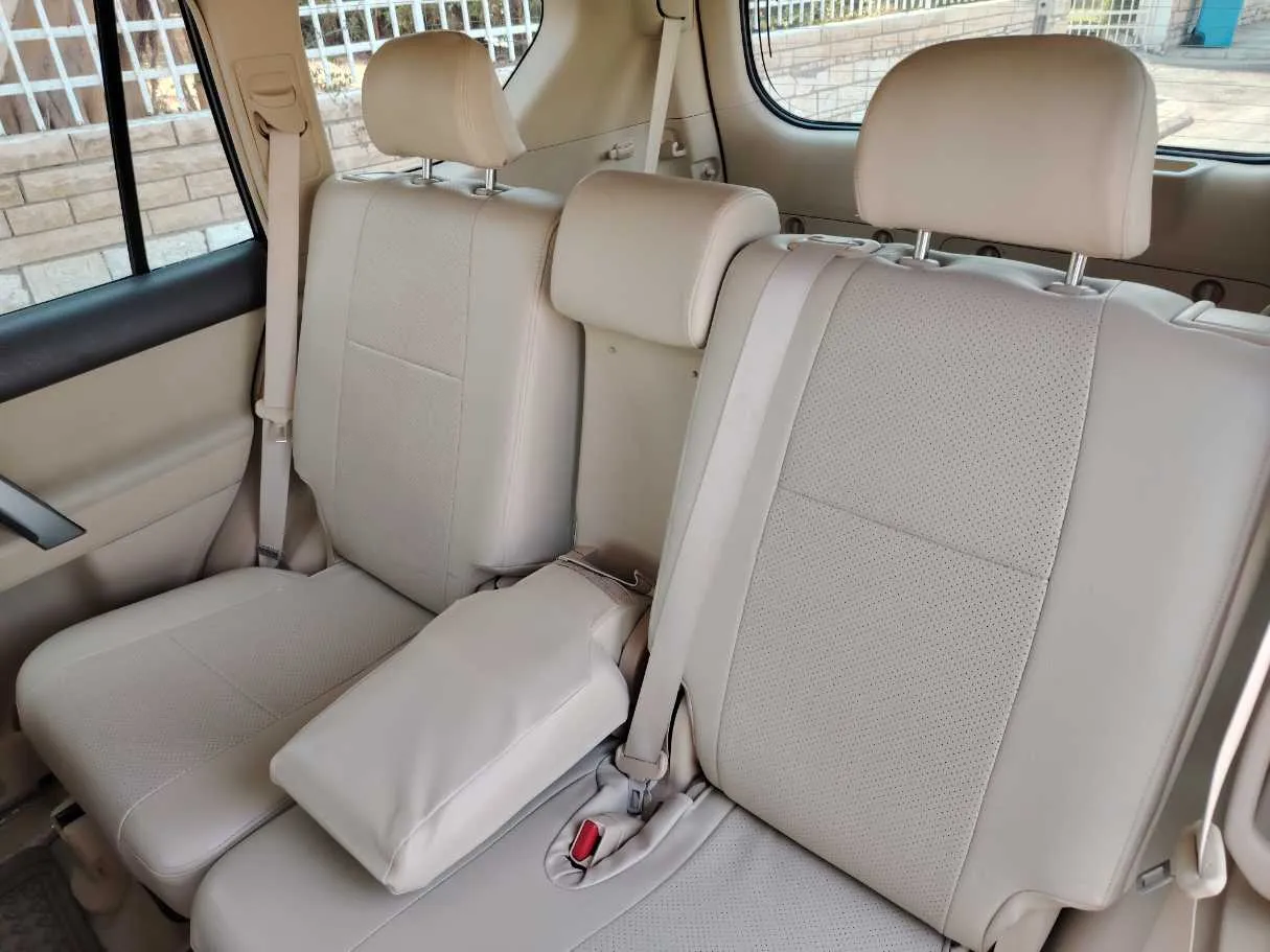 Car image 16