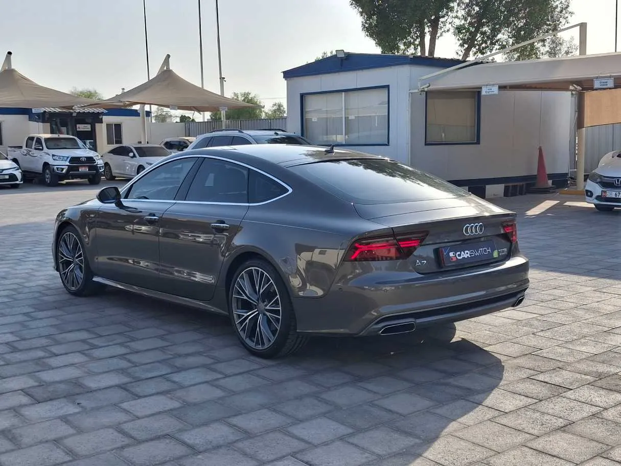 Car image 7