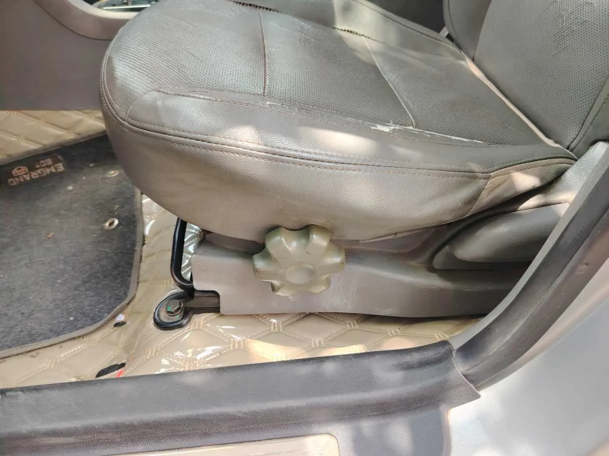 Car image 40