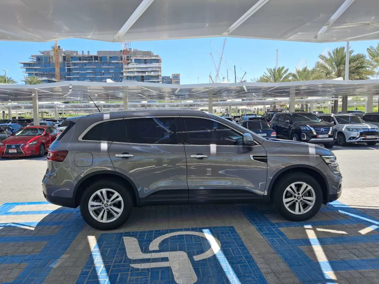 Car image 4