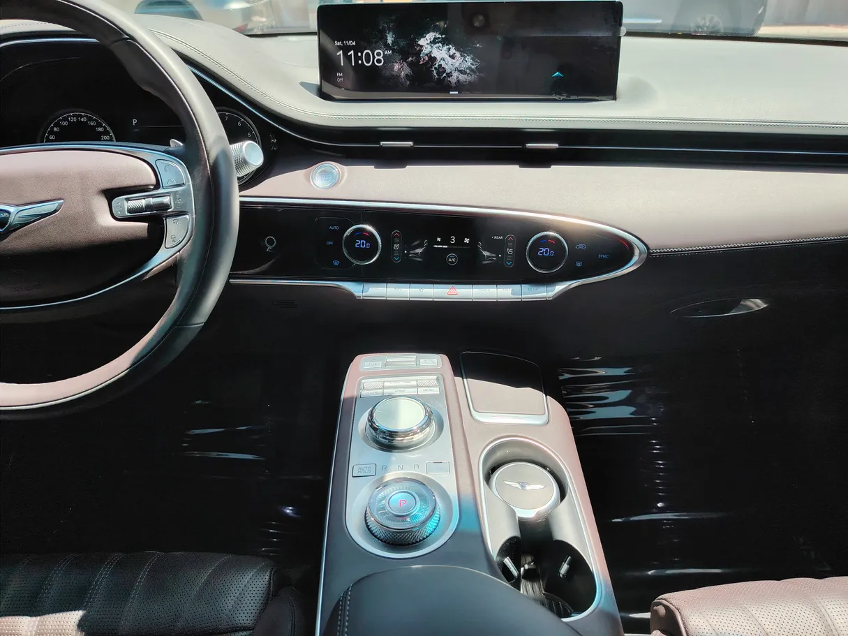 Car image 18