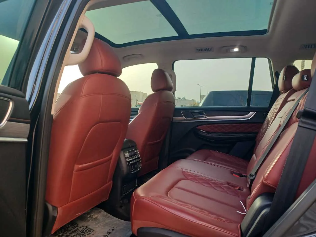 Car image 15