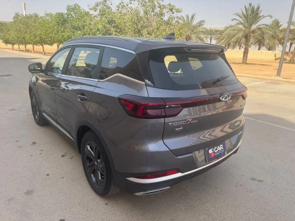 Car image 7