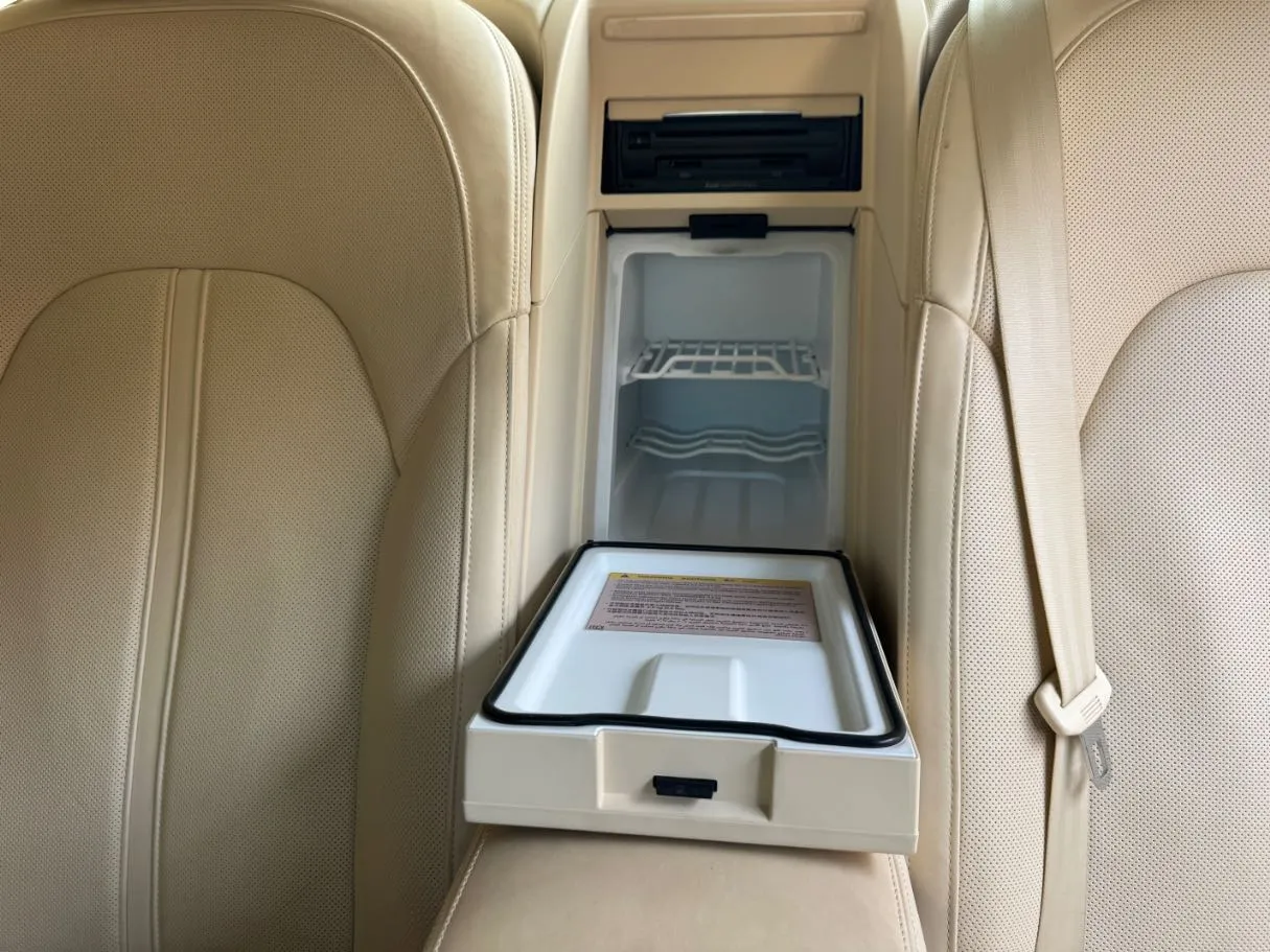 Car image 25
