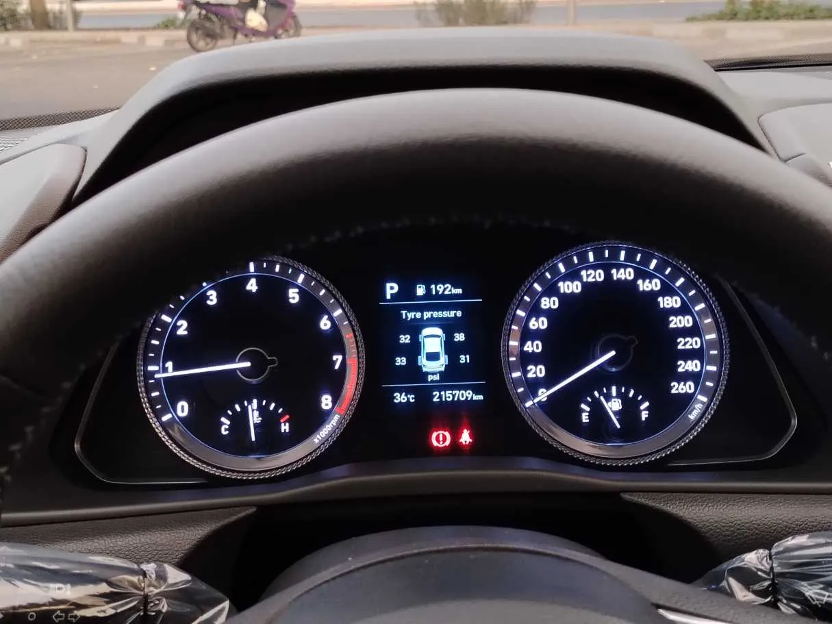 Car image 23