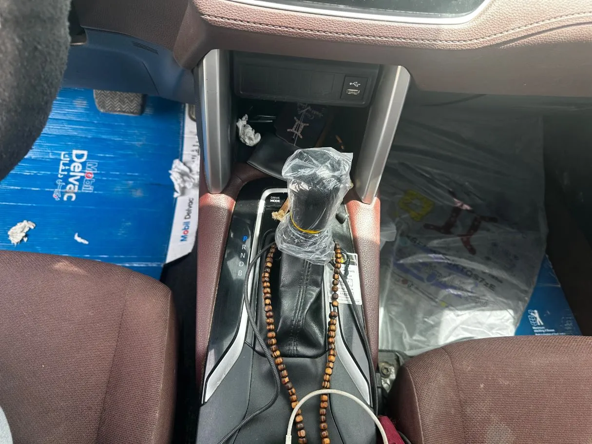 Car image 17